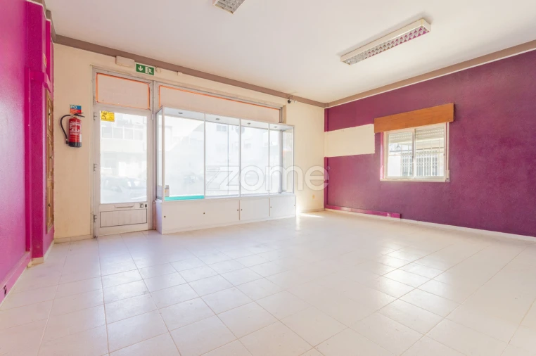 Negócio para Venda em São Domingos de Rana Foto 4