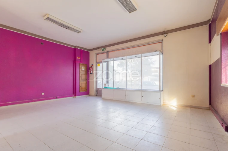 Negócio para Venda em São Domingos de Rana Foto 5