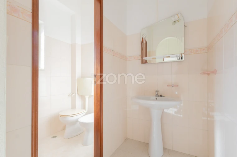 Negócio para Venda em São Domingos de Rana Foto 1