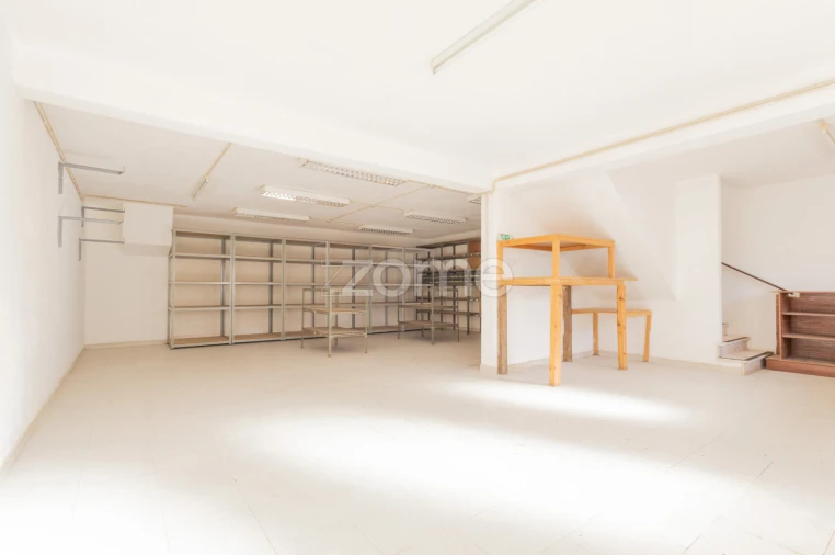 Negócio para Venda em São Domingos de Rana Foto 13