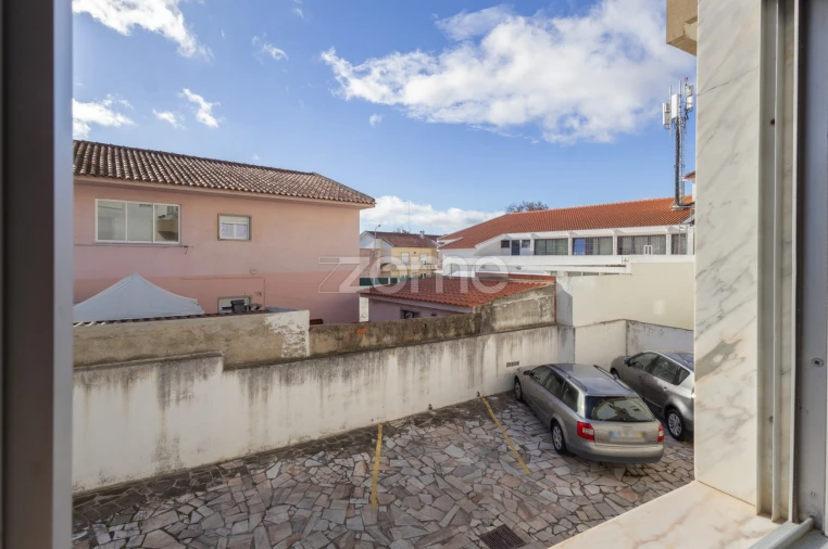 Negócio para Venda em São Domingos de Rana Foto 18