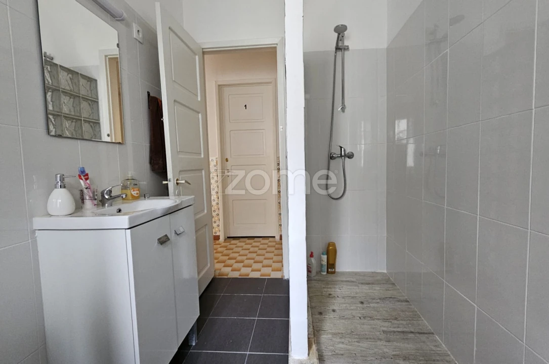 Prédio para Venda em Caparica e Trafaria Foto 43