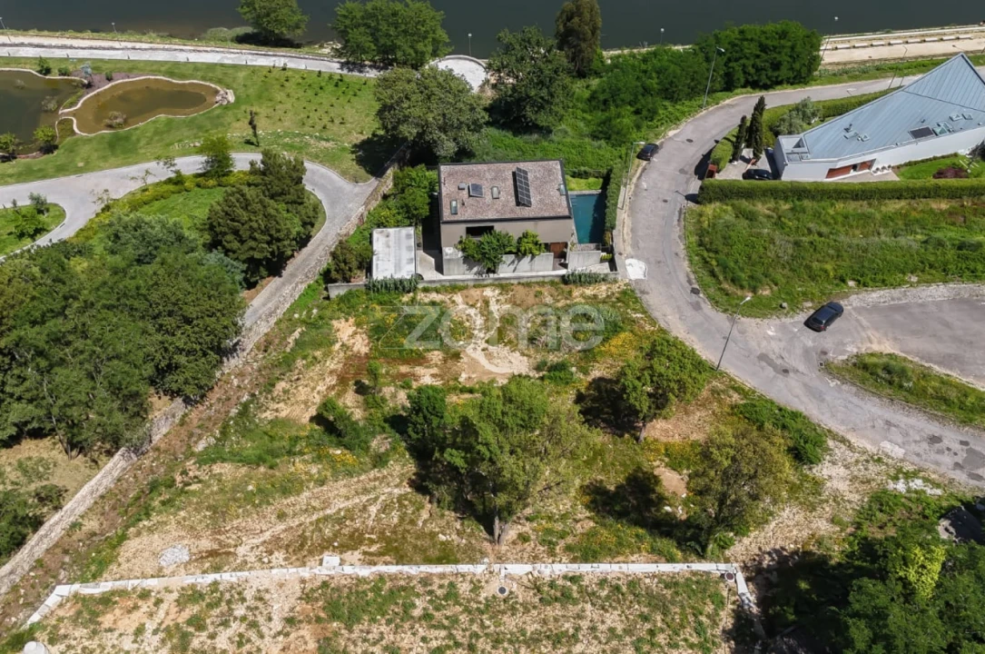 Terreno para Venda em Oliveira do Douro Foto 8