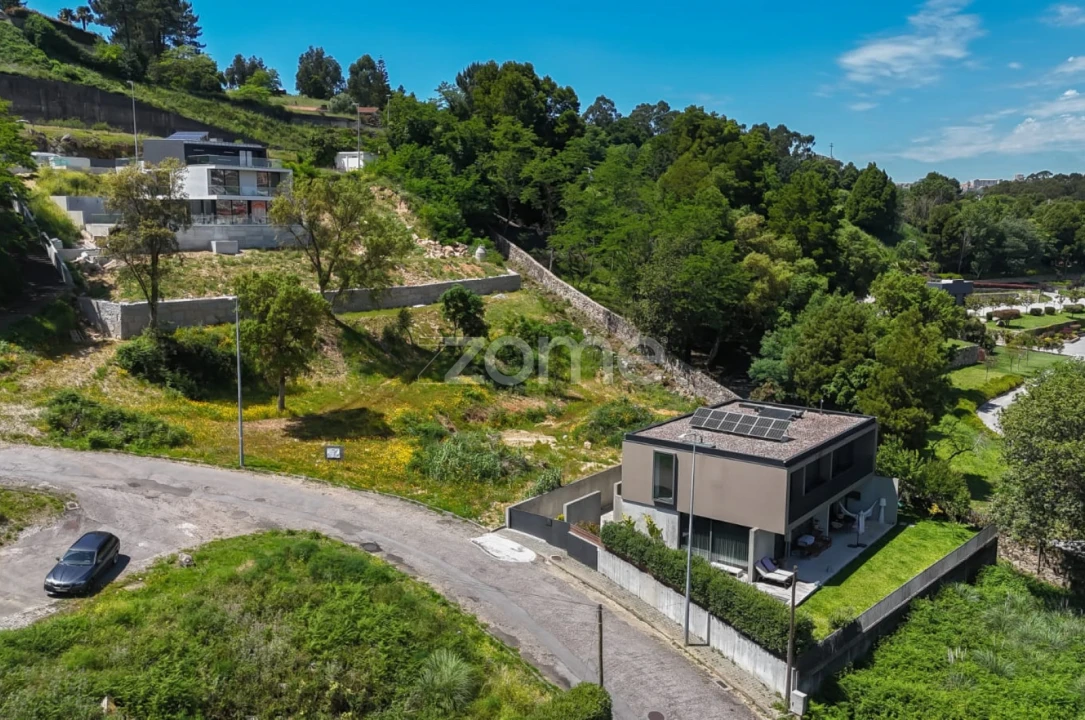Terreno para Venda em Oliveira do Douro Foto 11