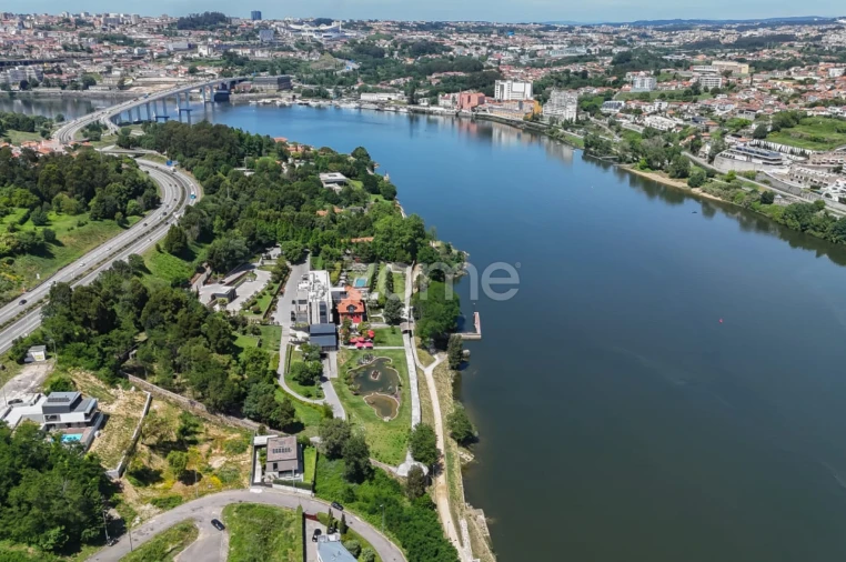 Terreno para Venda em Oliveira do Douro Foto 6