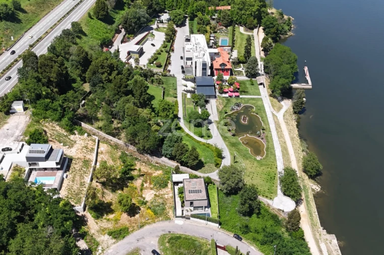 Terreno para Venda em Oliveira do Douro Foto 10