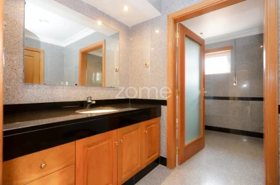 Moradia T7 para Venda em Tavarede