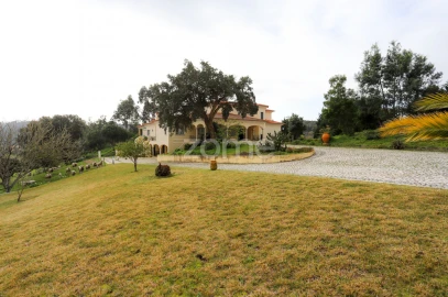 Moradia T7 para Venda em Tavarede
