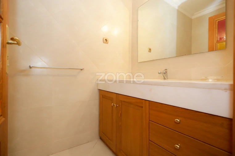 Moradia T7 para Venda em Tavarede Foto 50