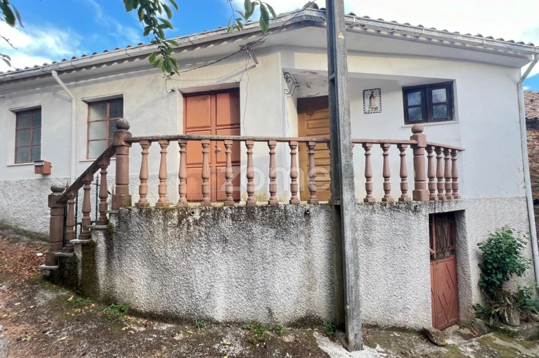 Moradia T4 para Venda em Folques Foto 5