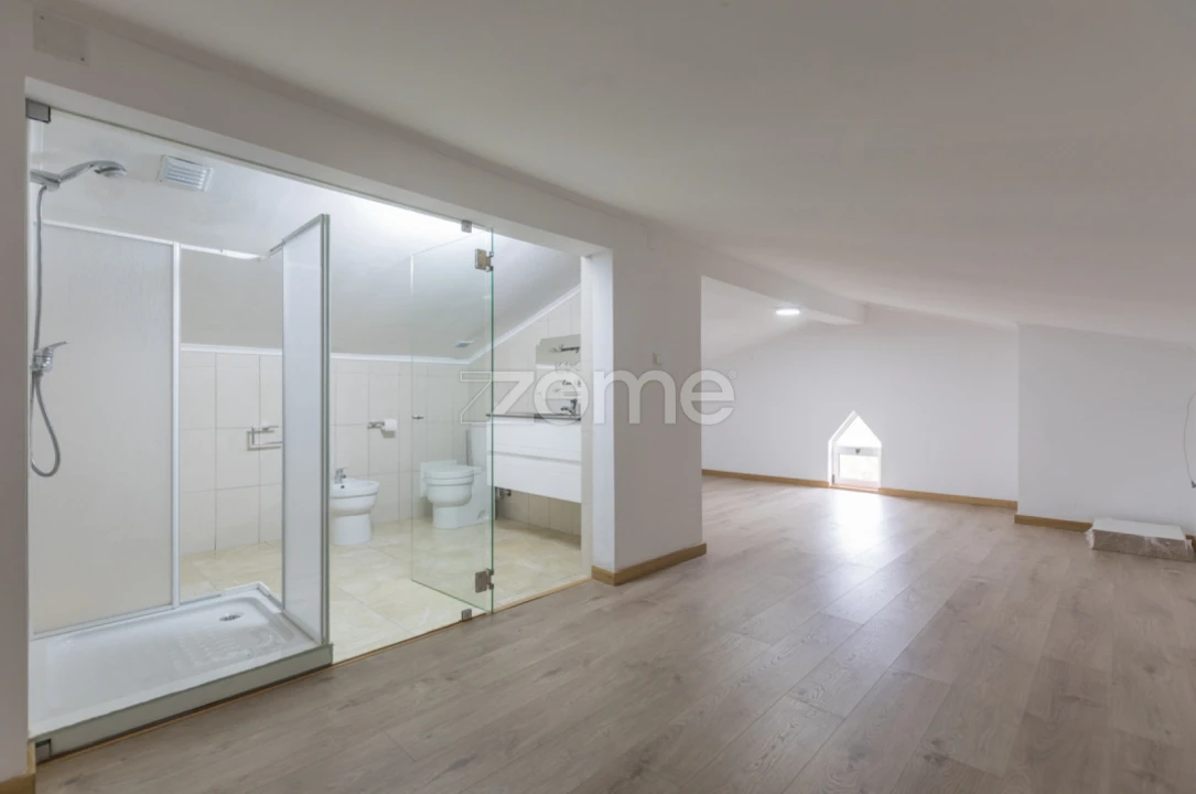 Moradia T5 para Venda em Foz de Arouce e Casal de Ermio Foto 58