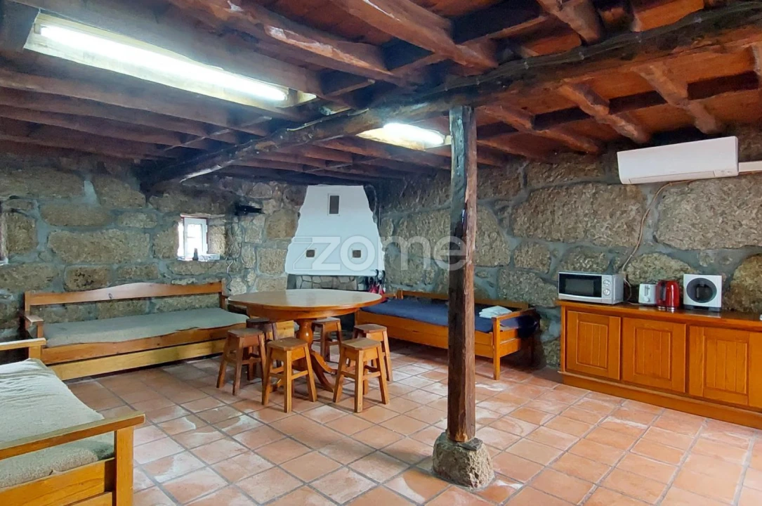 Moradia T4 para Venda em Sabugueiro Foto 6