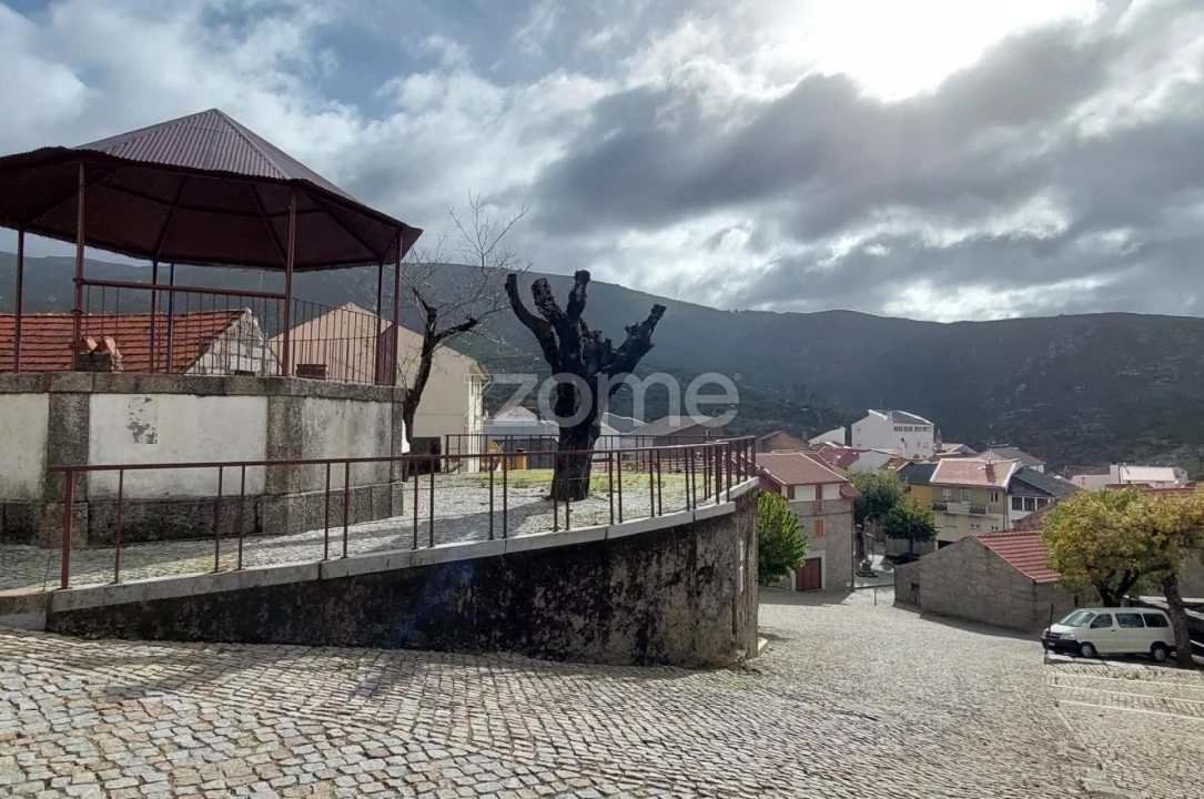 Moradia T4 para Venda em Sabugueiro Foto 15