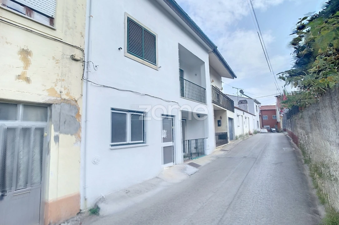 Moradia T9 para Venda em Taveiro, Ameal e Arzila Foto 2