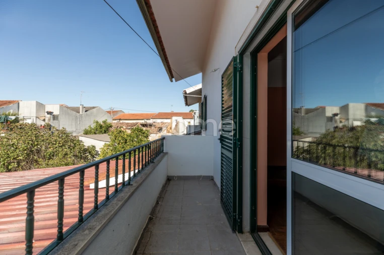 Moradia T9 para Venda em Taveiro, Ameal e Arzila Foto 34