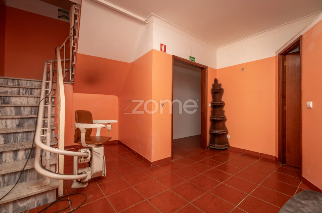 Moradia T9 para Venda em Taveiro, Ameal e Arzila Foto 12