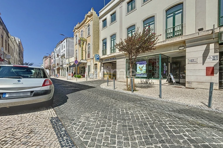 Prédio para Venda em Buarcos Foto 2