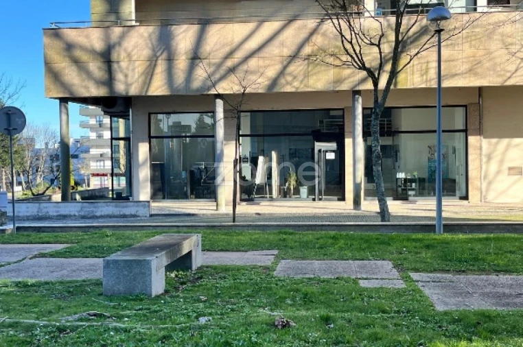 Negócio para Venda em Repeses e São Salvador