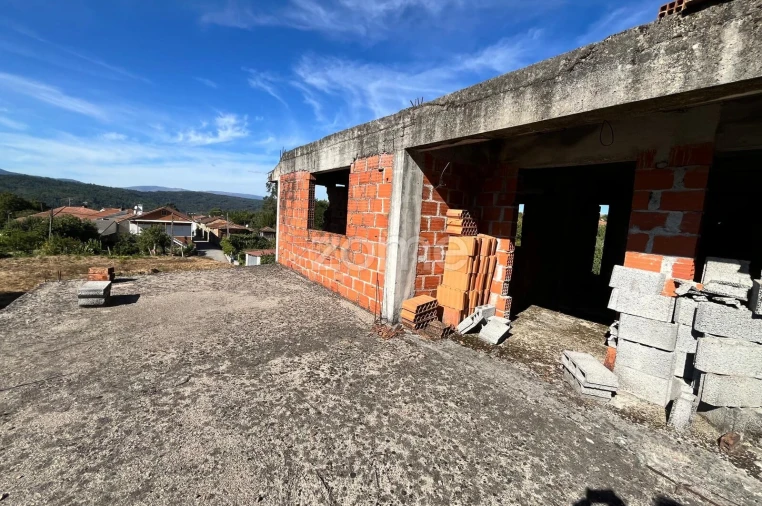 Moradia T3 para Venda em Ribafeita Foto 3