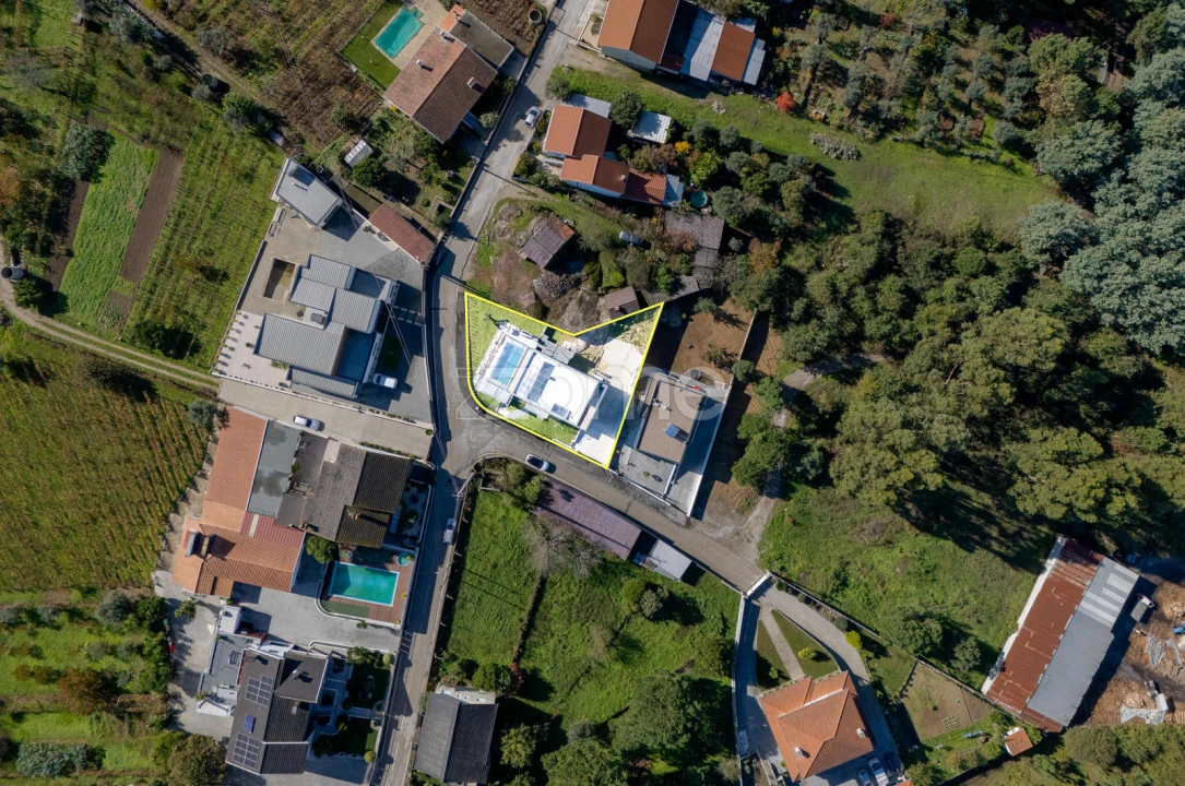 Moradia T4 para Venda em São João de Lourosa Foto 8