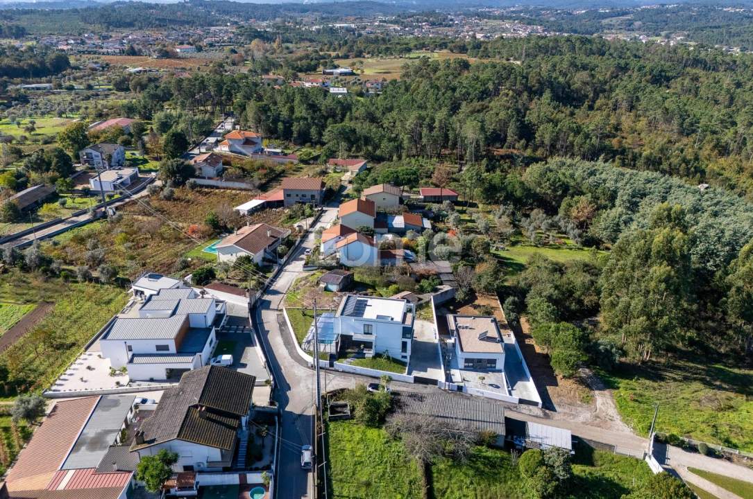 Moradia T4 para Venda em São João de Lourosa Foto 7