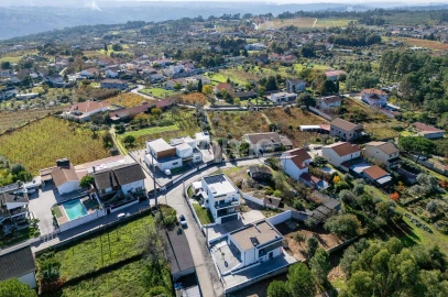 Moradia T4 para Venda em São João de Lourosa