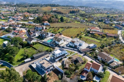 Moradia T4 para Venda em São João de Lourosa