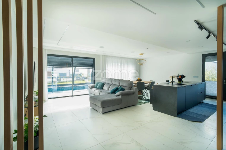 Moradia T4 para Venda em São João de Lourosa Foto 42