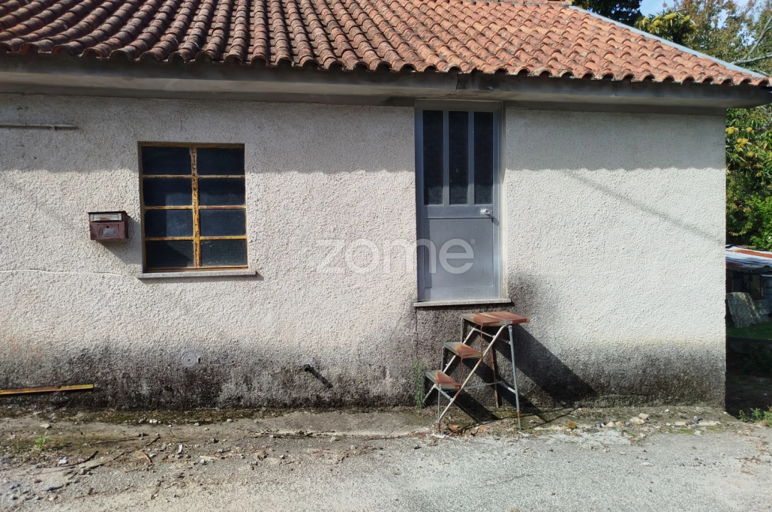 Moradia T3 para Venda em Vilar de Besteiros e Mosteiro de Fráguas Foto 3