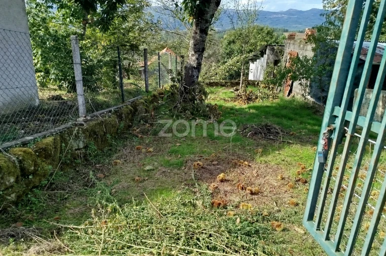 Moradia T3 para Venda em Vilar de Besteiros e Mosteiro de Fráguas Foto 51