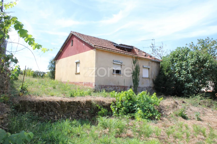 Moradia T3 para Venda em Castelões Foto 16