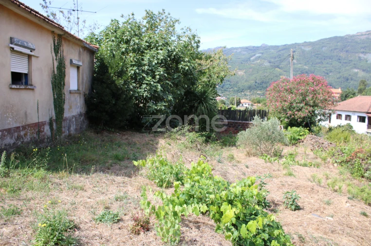 Moradia T3 para Venda em Castelões Foto 18