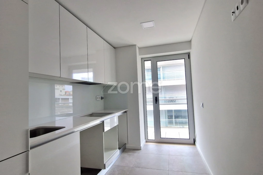 Apartamento T2 para Venda em Tavarede Foto 1