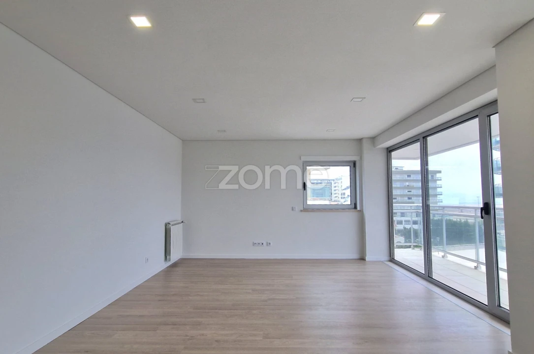 Apartamento T2 para Venda em Tavarede Foto 4