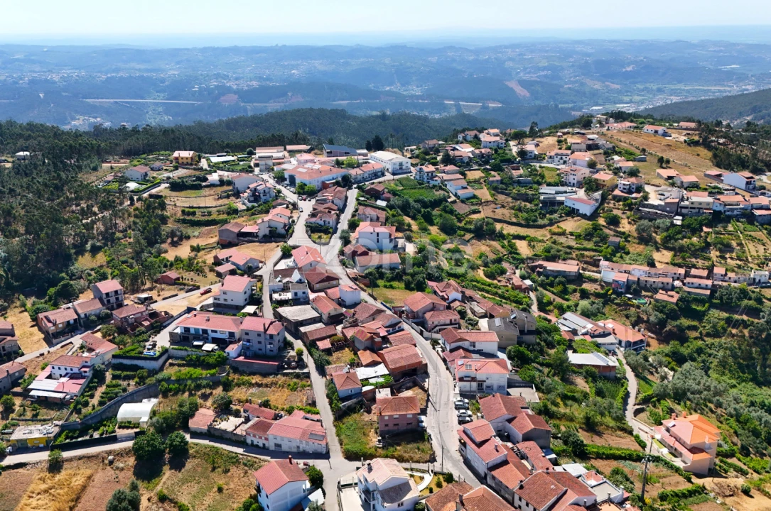 Moradia T4 para Venda em Miranda do Corvo Foto 16