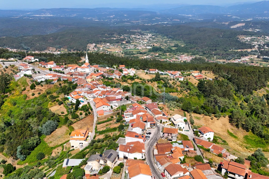 Moradia T4 para Venda em Miranda do Corvo Foto 17