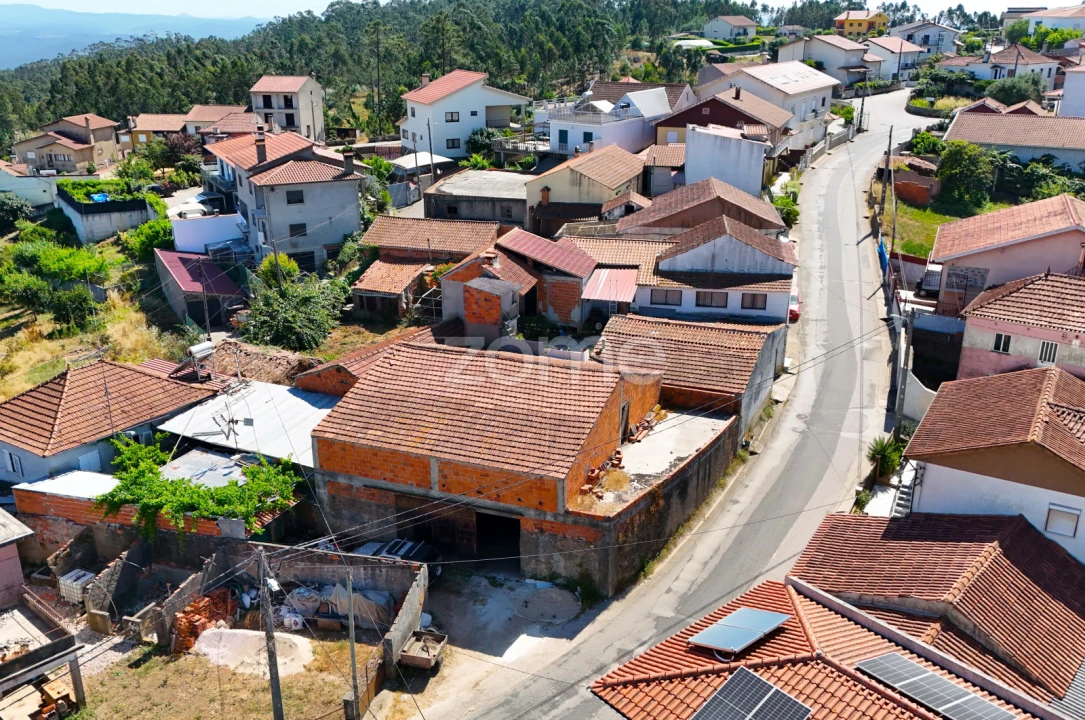 Moradia T4 para Venda em Miranda do Corvo Foto 11