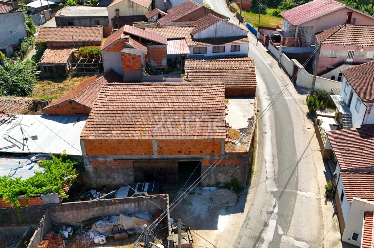 Moradia T4 para Venda em Miranda do Corvo Foto 9