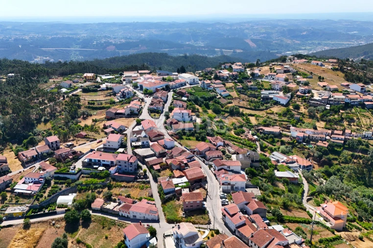 Moradia T4 para Venda em Miranda do Corvo Foto 16