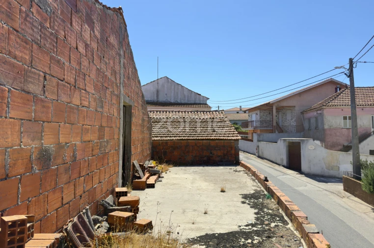 Moradia T4 para Venda em Miranda do Corvo Foto 6