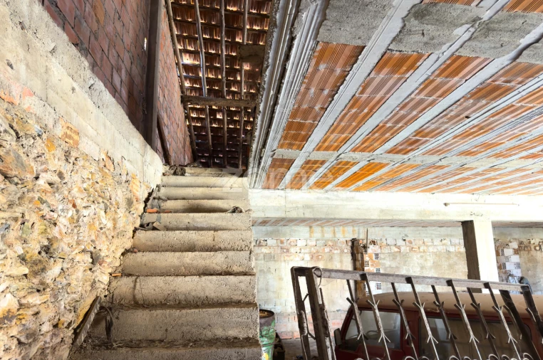 Moradia T4 para Venda em Miranda do Corvo Foto 5