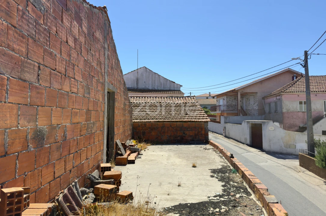 Moradia T4 para Venda em Miranda do Corvo Foto 6