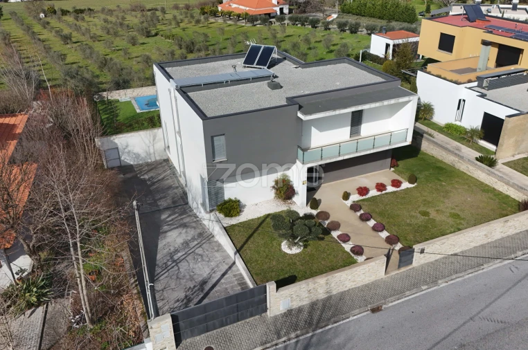 Moradia T5 para Venda em Oliveira do Hospital e São Paio de Gramaços Foto 14