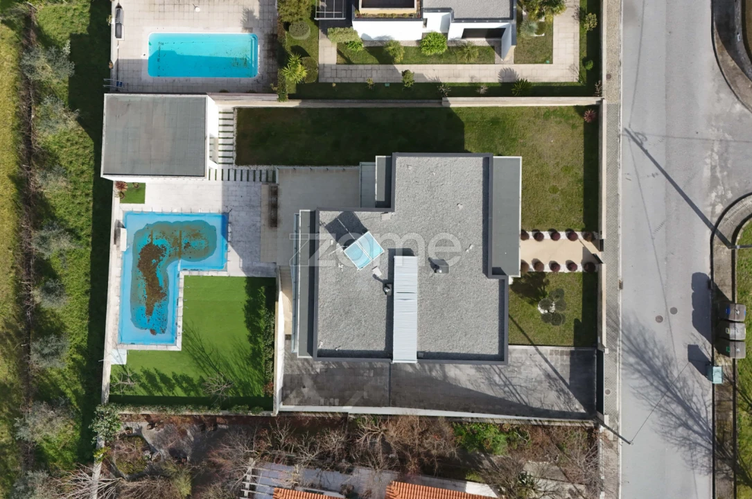 Moradia T5 para Venda em Oliveira do Hospital e São Paio de Gramaços Foto 1