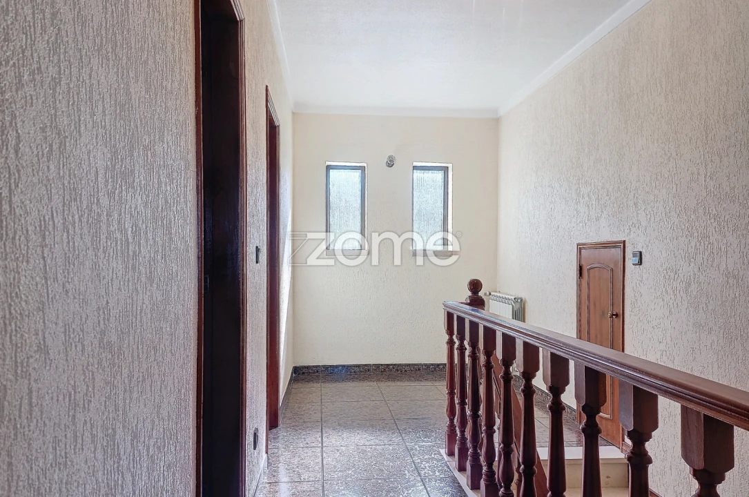 Moradia T4 para Venda em Almagreira Foto 13