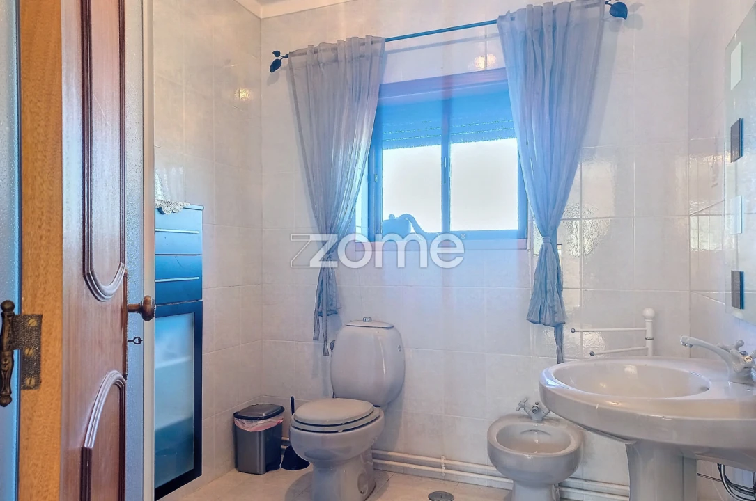 Moradia T4 para Venda em Almagreira Foto 14