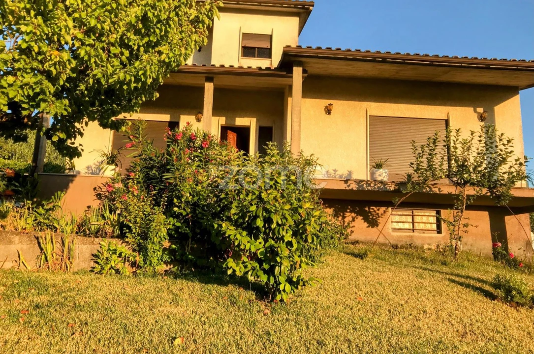 Moradia T4 para Venda em Almagreira Foto 3