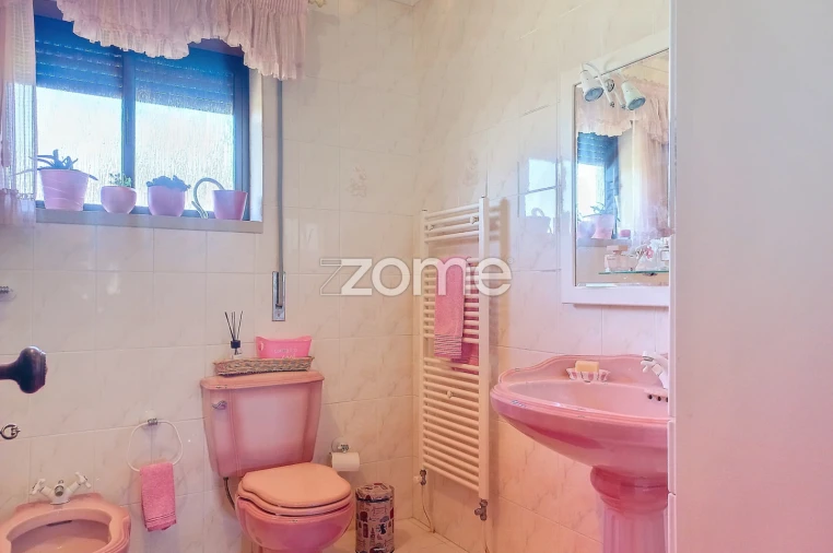 Moradia T4 para Venda em Almagreira Foto 10