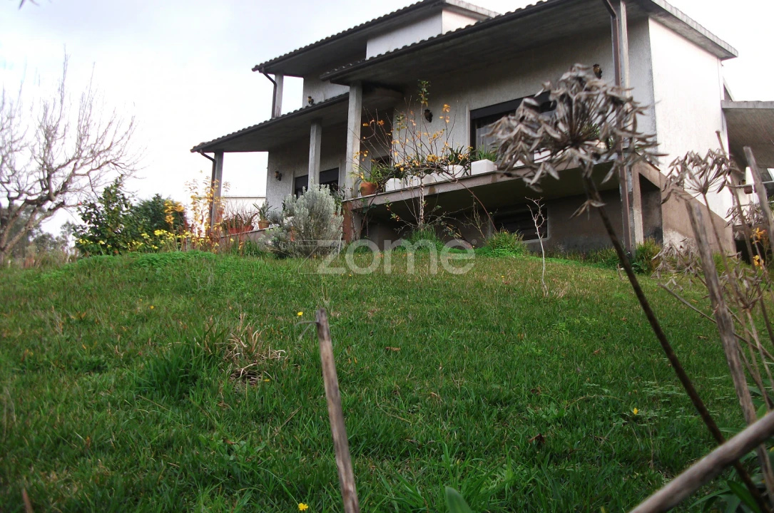 Moradia T4 para Venda em Almagreira Foto 2