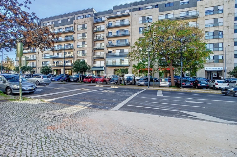 Negócio para Venda em Santo Antonio dos Olivais Foto 2